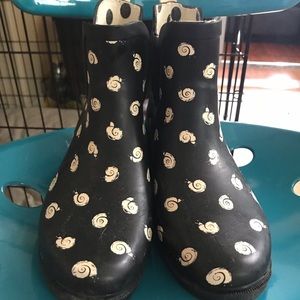 Anthropologie Snail Rainbooties